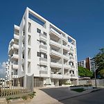 Moderno y práctico, cerca del mar y el aeropuerto