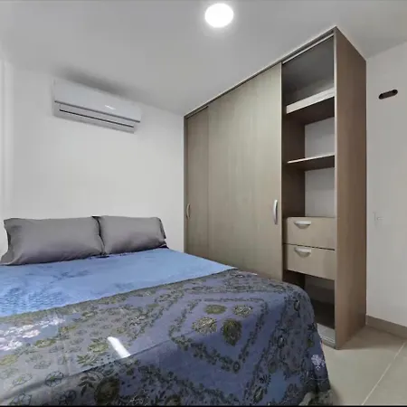 Apartamento Moderno Y Práctico, Cerca Del Mar Y El Aeropuerto Cartagena