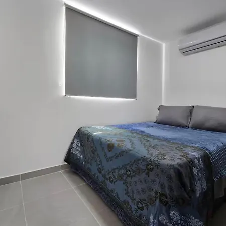 Moderno Y Práctico, Cerca Del Mar Y El Aeropuerto Apartamento